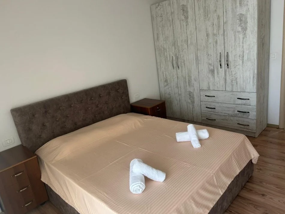 Tirane, jepet me qera apartament Kati 4, 60 m² 450 € 
