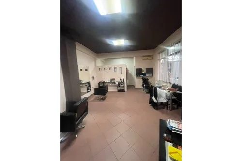 Tirane, jepet me qera ambjent biznesi Kati 2, 44 m² 600 € (rruge e Elbasanit)