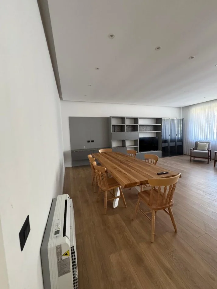 Tirane, shitet Vile 2 Katshe , 400 m² 695.000 € (Rezidenca Secret Garden)