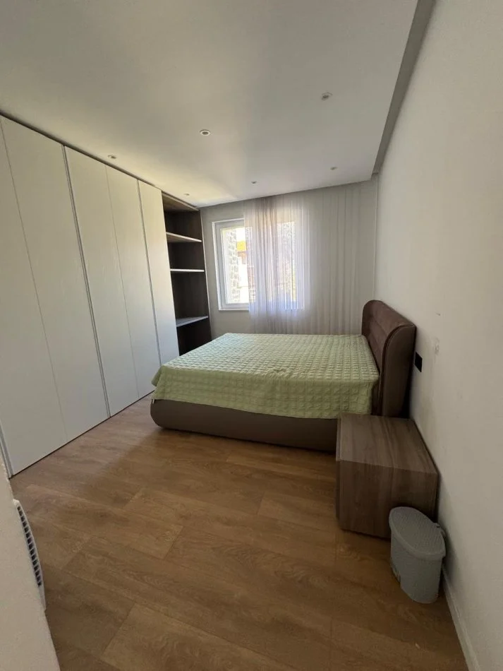 Tirane, shitet Vile 2 Katshe , 400 m² 695.000 € (Rezidenca Secret Garden)