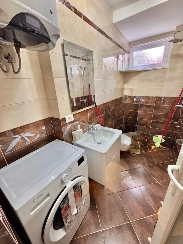 Tirane, jepet me qera apartament 2+1 Kati 2, 70 m² 750 €