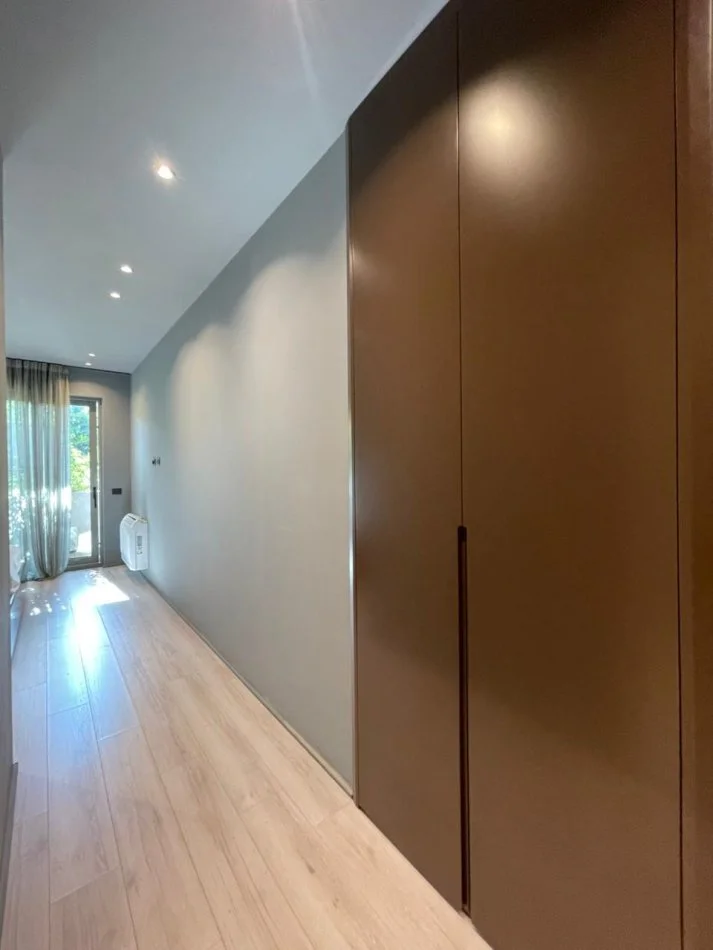 Tirane, jepet me qera apartament 2+1+Ballkon , 105 m² 2.500 € (Lion Park Residence)