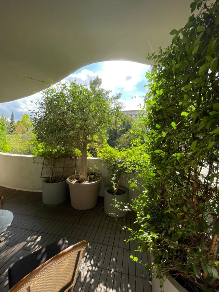 Tirane, jepet me qera apartament 2+1+Ballkon , 105 m² 2.500 € (Lion Park Residence)