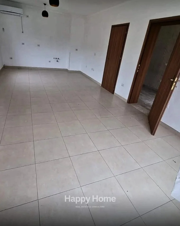 Tirane, jepet me qera Vile Kati 3, 600 m² (rruga e elbasanit)