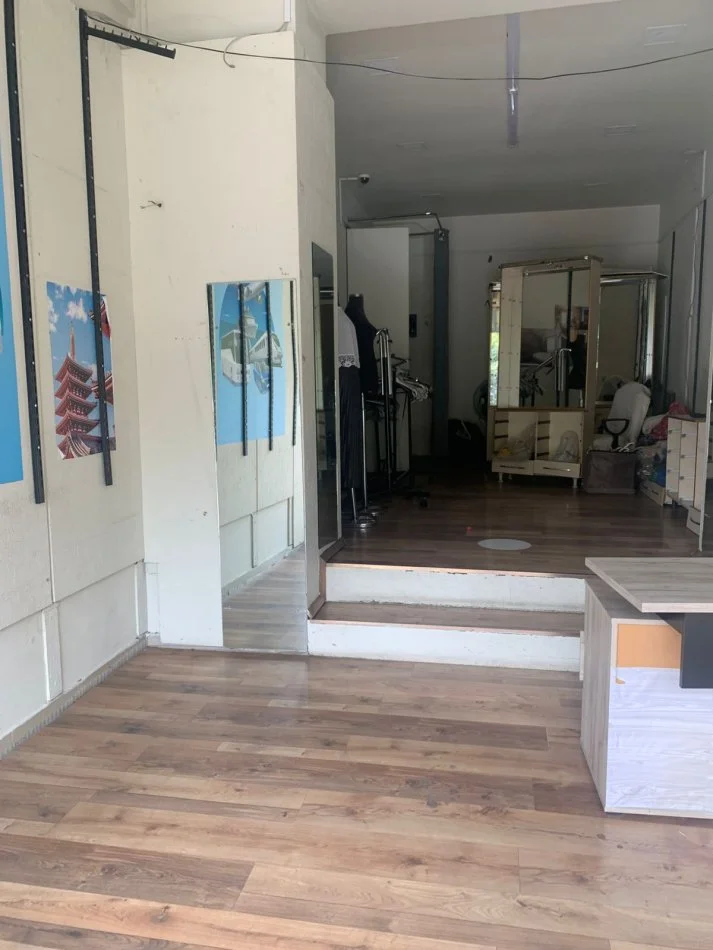 Tirane, jepet me qera dyqan Kati 0, 40 m² 600 € (bulevardi zhan dark)