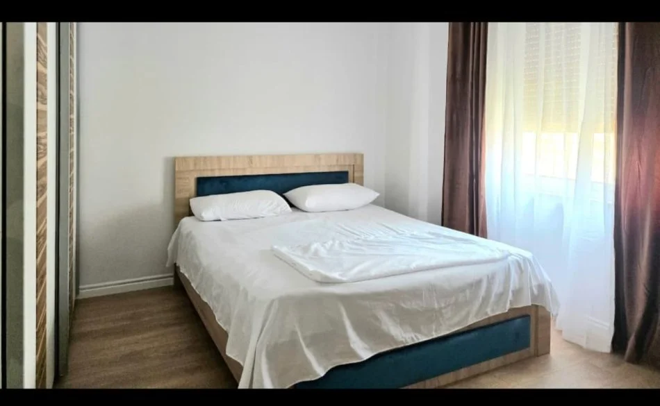 Tirane, jepet me qera apartament 2+1 Kati 8, 115 m² 850 € (Komuna Parisit)