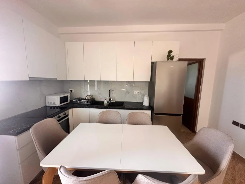 Tirane, jepet me qera apartament 2+1 , 95 m² 500 € (Lundër)