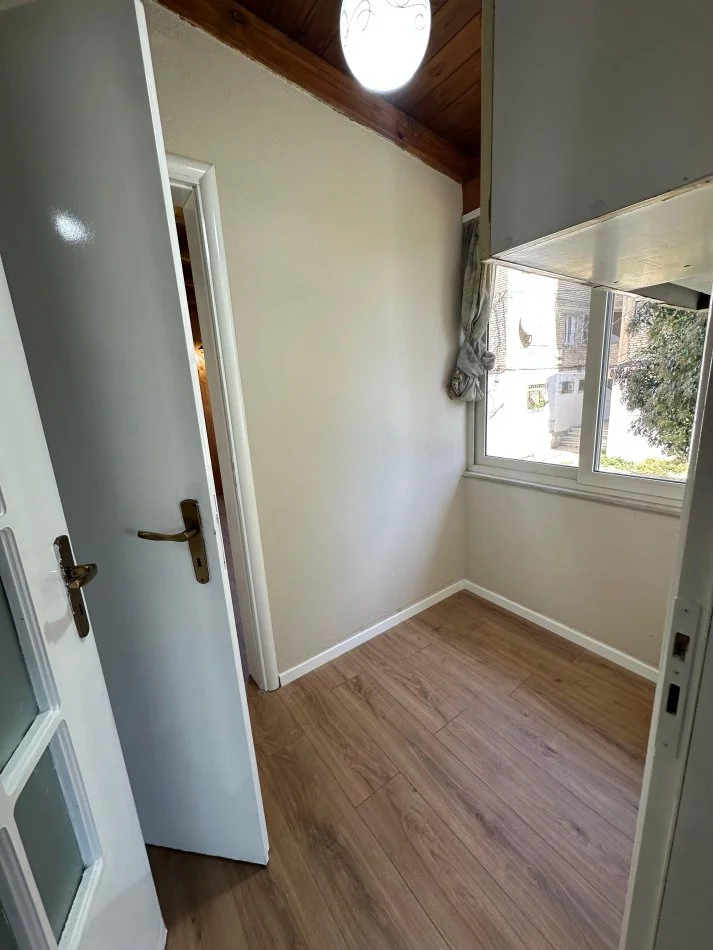 Tirane, shitet apartament 2+1 Kati 2, 87 m² (Kombinat ,rruga Llambi Bonata)