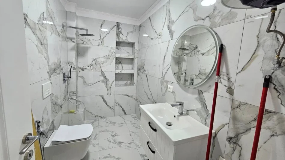 Tirane, shitet apartament 2+1 Kati 4, 76 m² 149.000 € (Xhamllik)