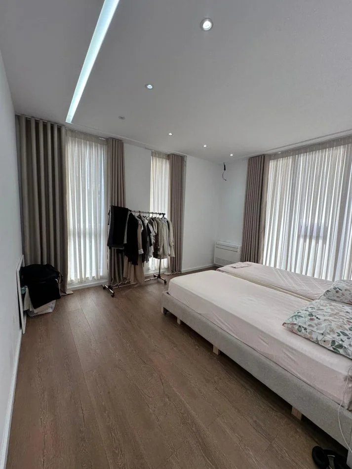 Tirane, shitet apartament 3+1+Ballkon Kati 3, 151 m² 350.000 €