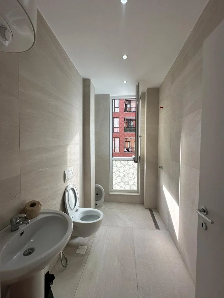 Tirane, shitet apartament 3+1+Ballkon Kati 3, 151 m² 350.000 €