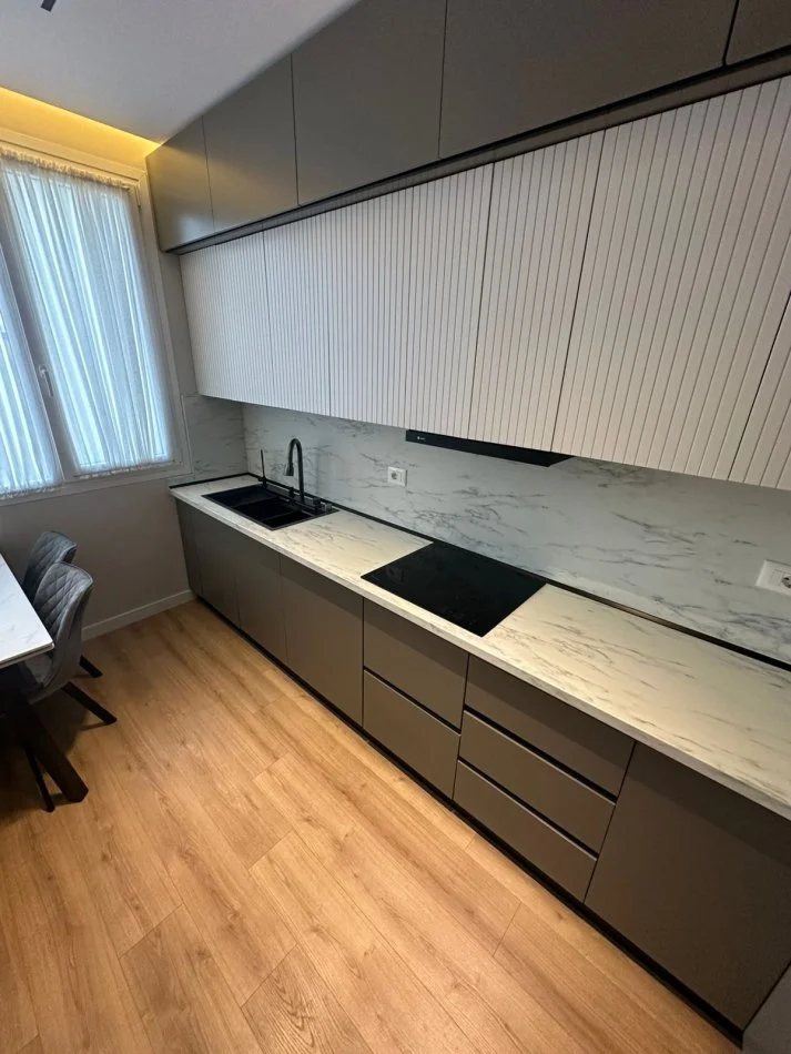 Tirane, shitet apartament 2+1+Ballkon Kati 7, 105 m² 260.000 € (River Residence)