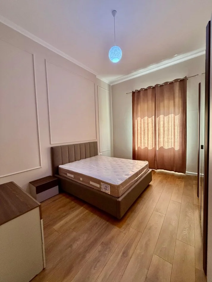 Tirane, jap me qera apartament 1+1 Kati 0, 70 m² 650 € (Liqeni i Thate)