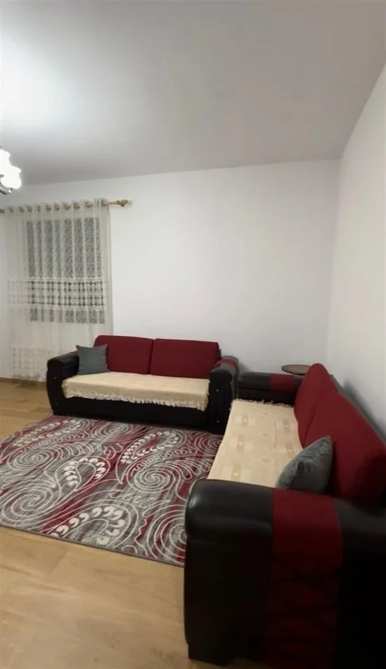Tirane, jepet me qera shtepi 1+1 Kati 1, 60 m² 300 € (Sauk)