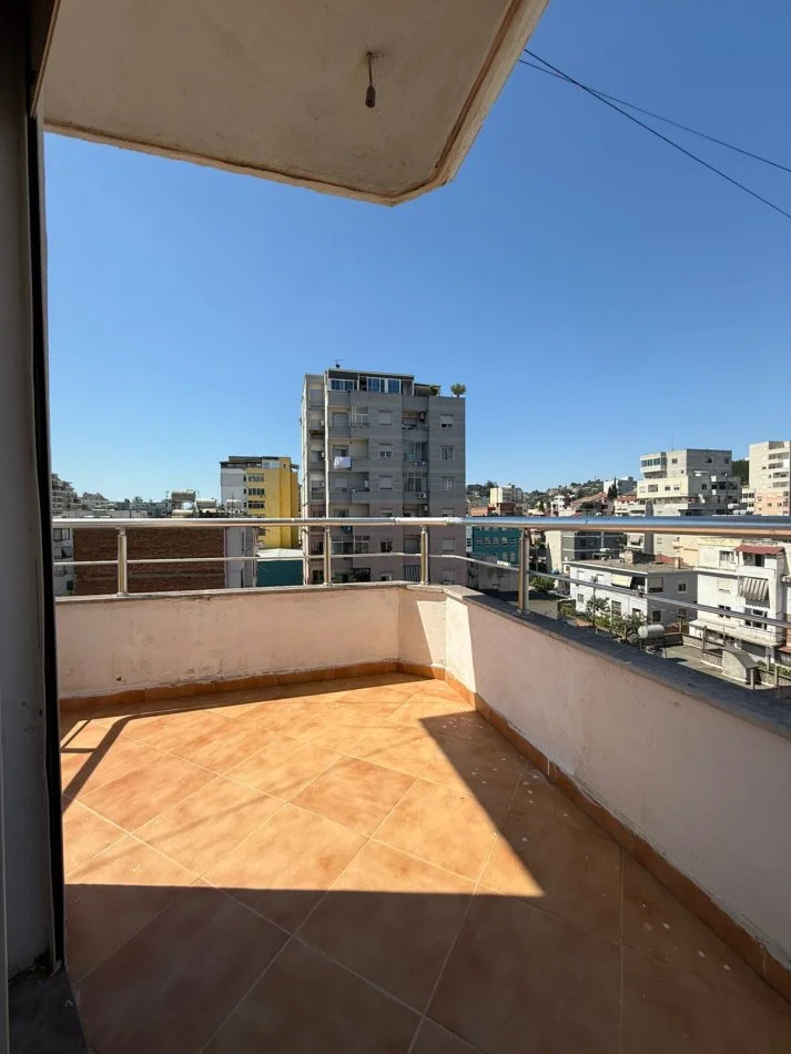 Durres, shitet apartament 2+1 Kati 5, 108 m² 133.000 € (Drejtoria e Policise)