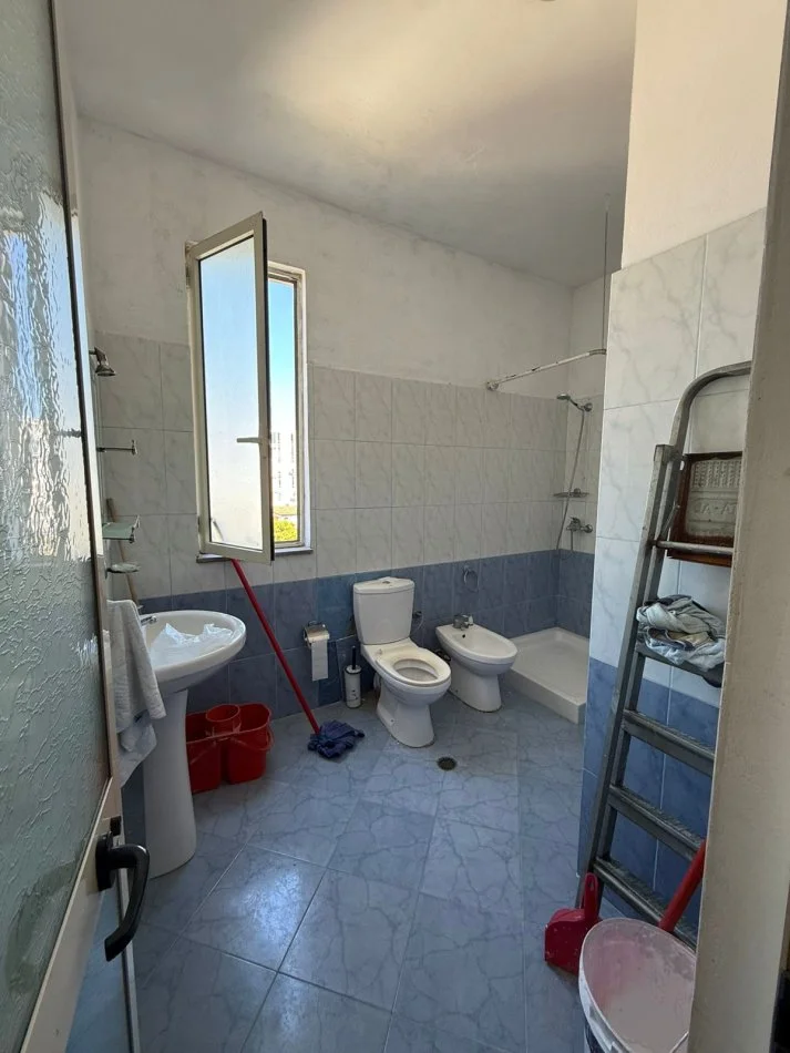 Durres, shitet apartament 2+1 Kati 5, 108 m² 133.000 € (Drejtoria e Policise)