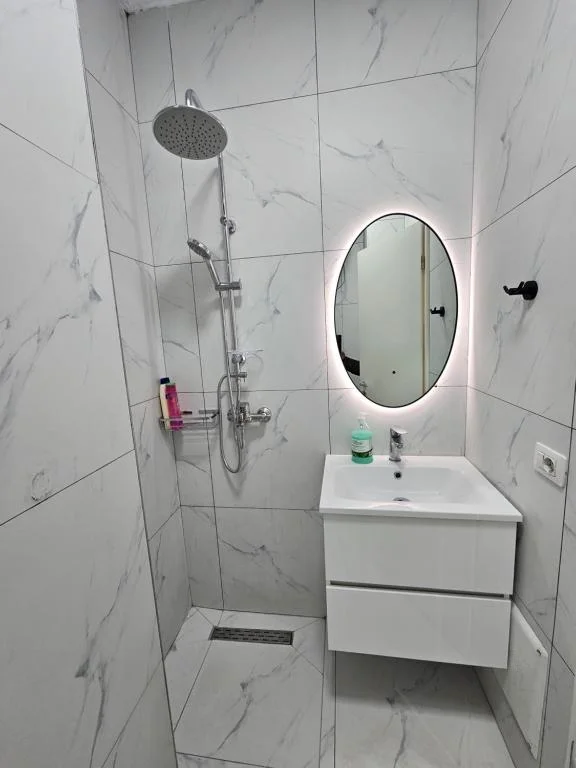 Tirane, shitet garsonier Kati 10, 30 m² 93.000 € (Kompleksi Kontakt)