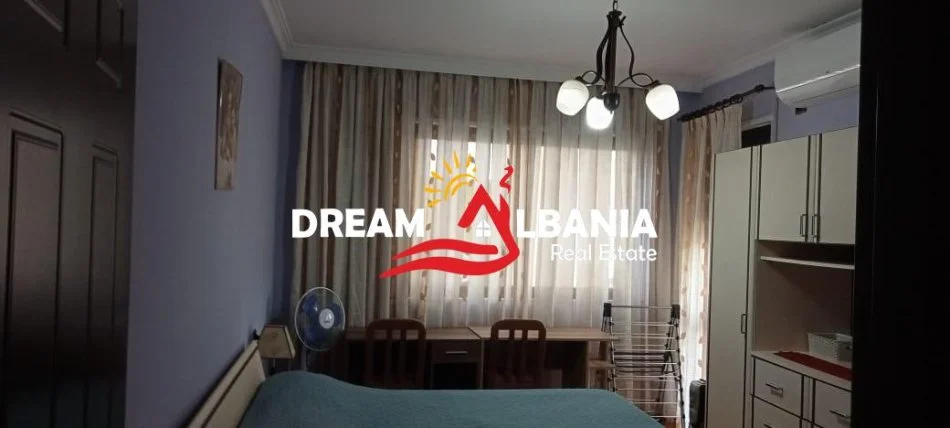 Tirane, jepet me qera 1+1 , 80 m² 550 € (Fresku)