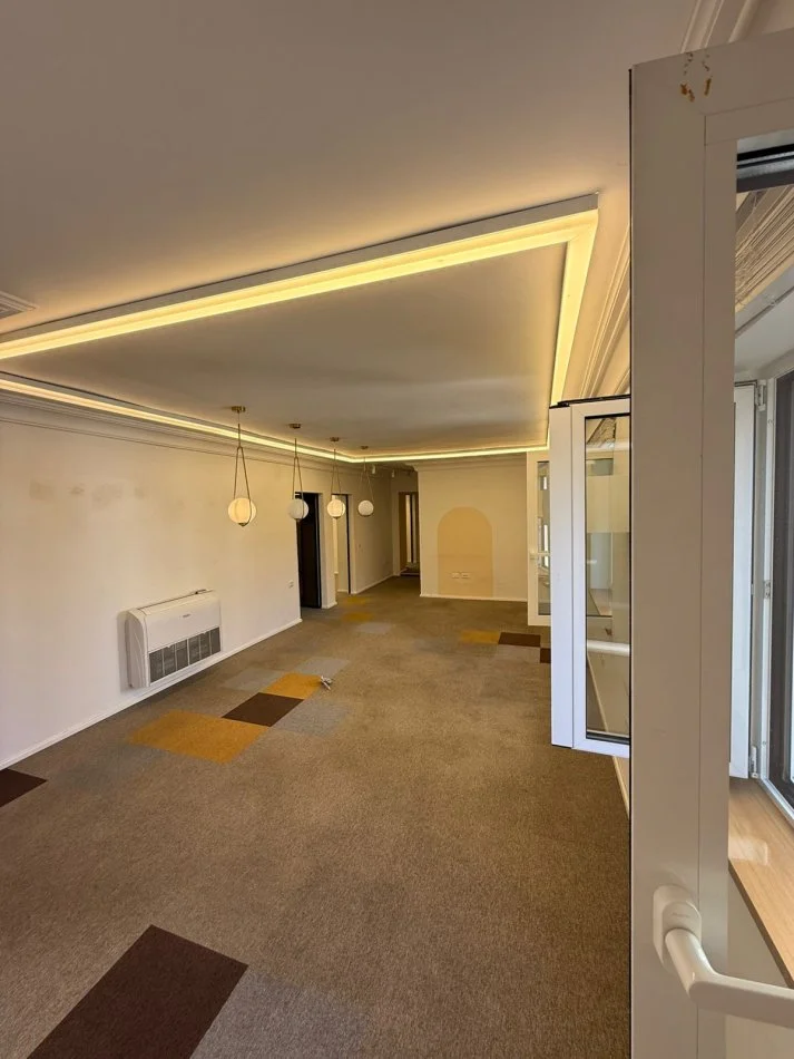 Tirane, jepet me qera zyre , 130 m² 1.500 € (Zogu i Zi)