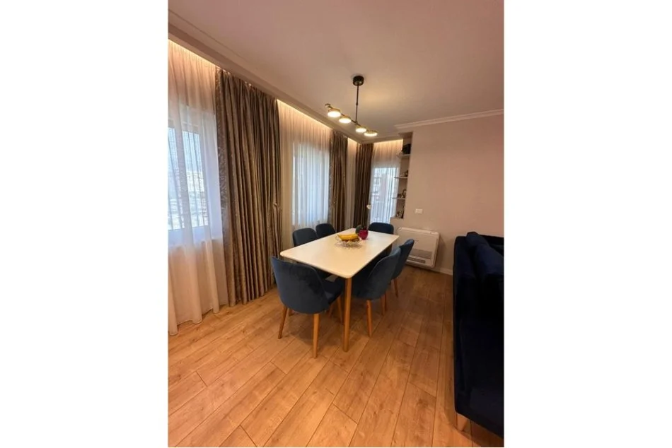 Tirane, jepet me qera apartament 3+1+Ballkon Kati 5, 100 m² 1.100 € (Rruga Jordan Misja)