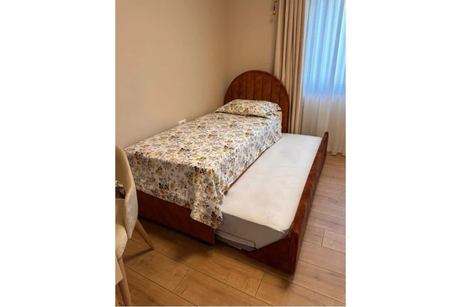 Tirane, jepet me qera apartament 3+1+Ballkon Kati 5, 100 m² 1.100 € (Rruga Jordan Misja)
