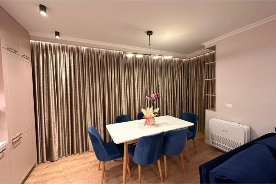 Tirane, jepet me qera apartament 3+1+Ballkon Kati 5, 100 m² 1.100 € (Rruga Jordan Misja)