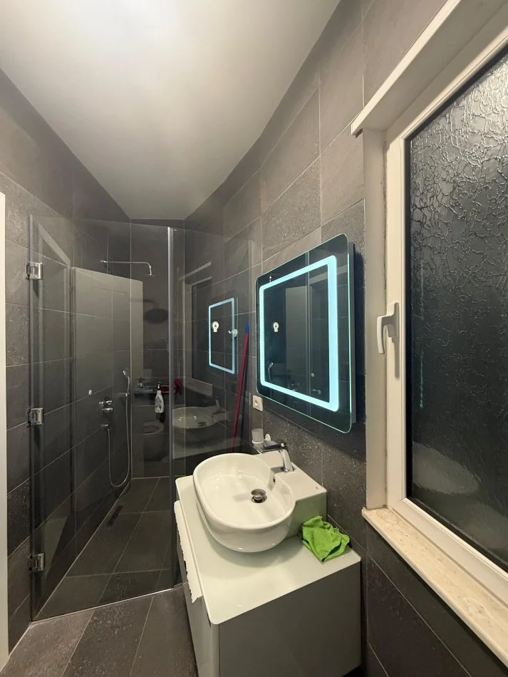 Tirane, shitet apartament 3+1+Aneks+Ballkon Kati 4, 131 m² 141.000 € (LINZE)