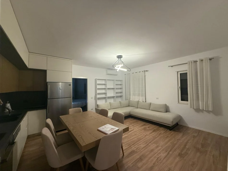 Tirane, shitet apartament 3+1+Aneks+Ballkon Kati 4, 131 m² 141.000 € (LINZE)