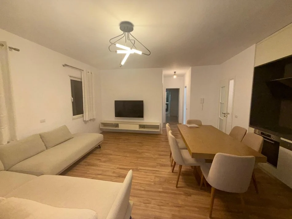 Tirane, shitet apartament 3+1+Aneks+Ballkon Kati 4, 131 m² 141.000 € (LINZE)