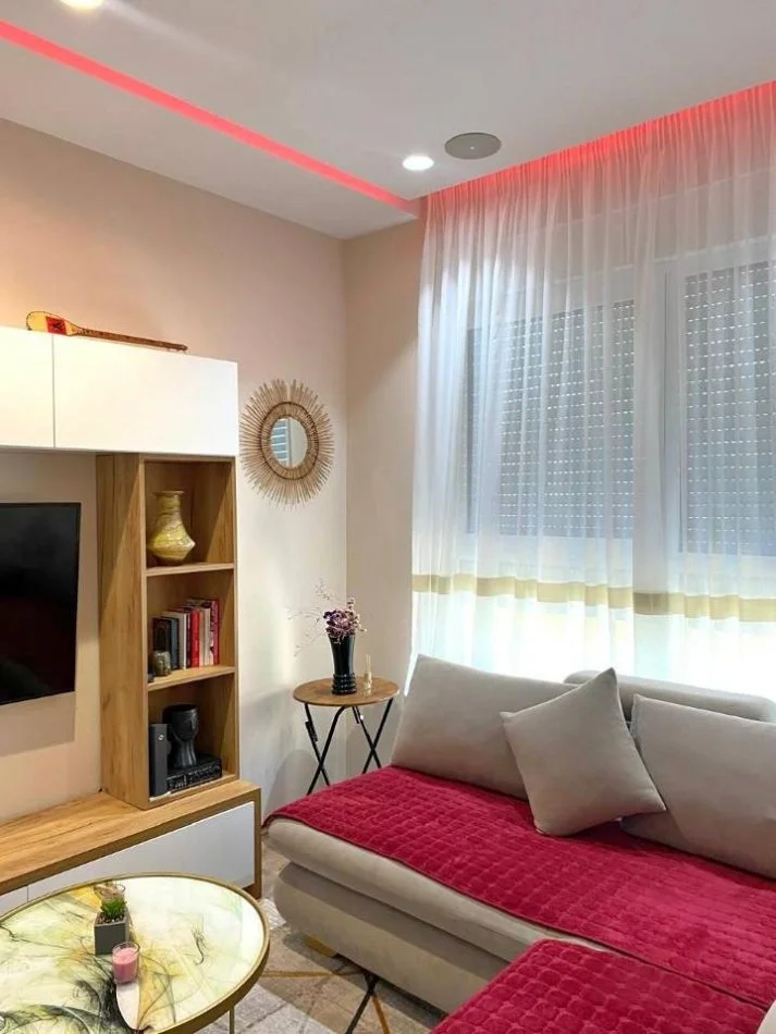 Tirane, jepet me qera 2+1+Ballkon , 85 m² 550 € (Ali Demi)
