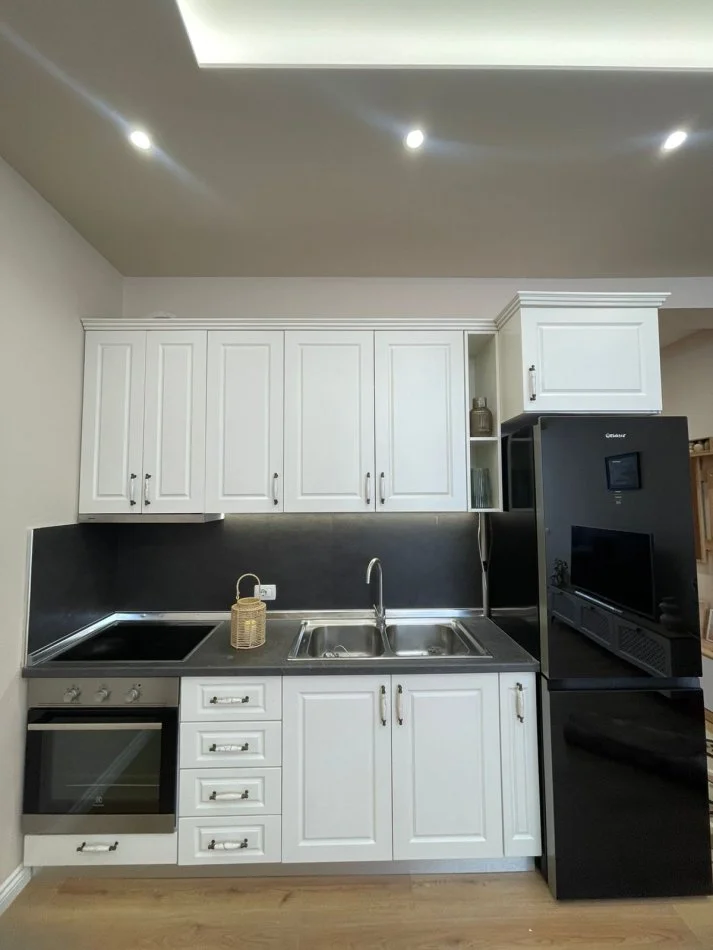 Tirane, jepet me qera apartament 1+1 Kati 7, 70.000L/MUAJ