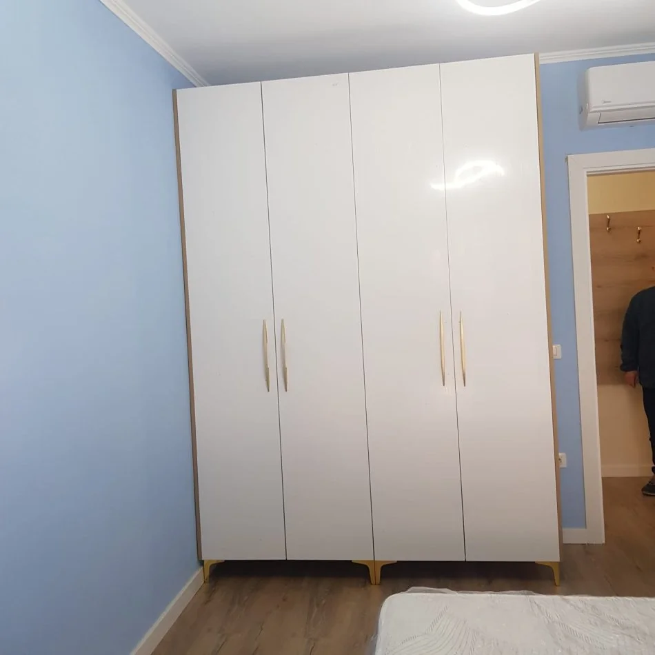 Tirane, jap me qera 2+1+Ballkon ,