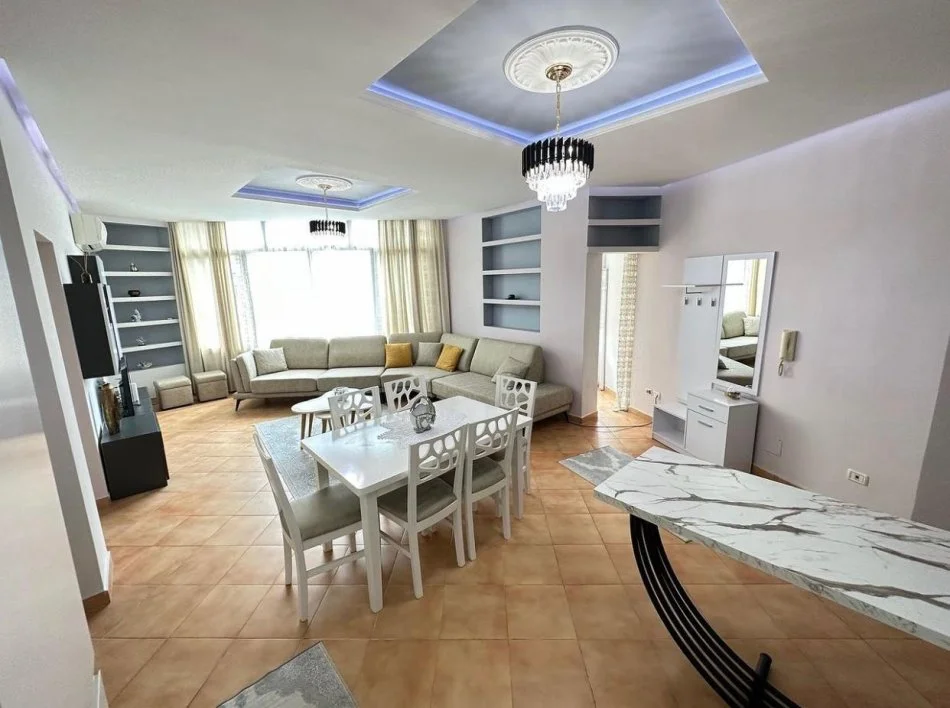Tirane, jepet me qera apartament 1+1+Ballkon Kati 4, 600 € (Liqeni i Thate, prane Radissonit)