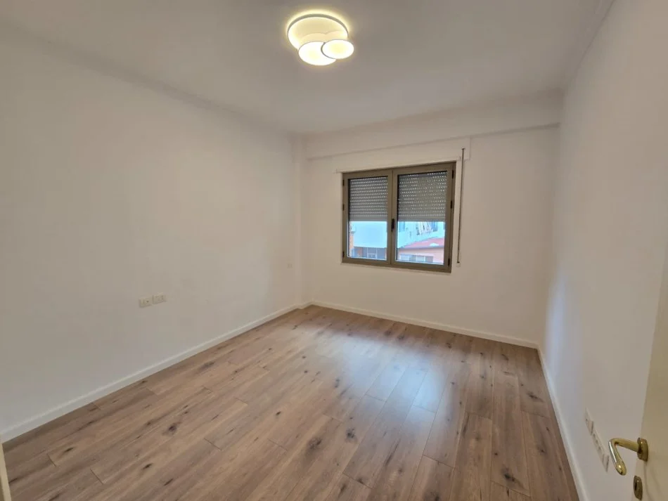 Tirane, shitet apartament 1+1+Aneks+Ballkon Kati 5, 73 m² 218.000 € (Kompleksi Delijorgji)