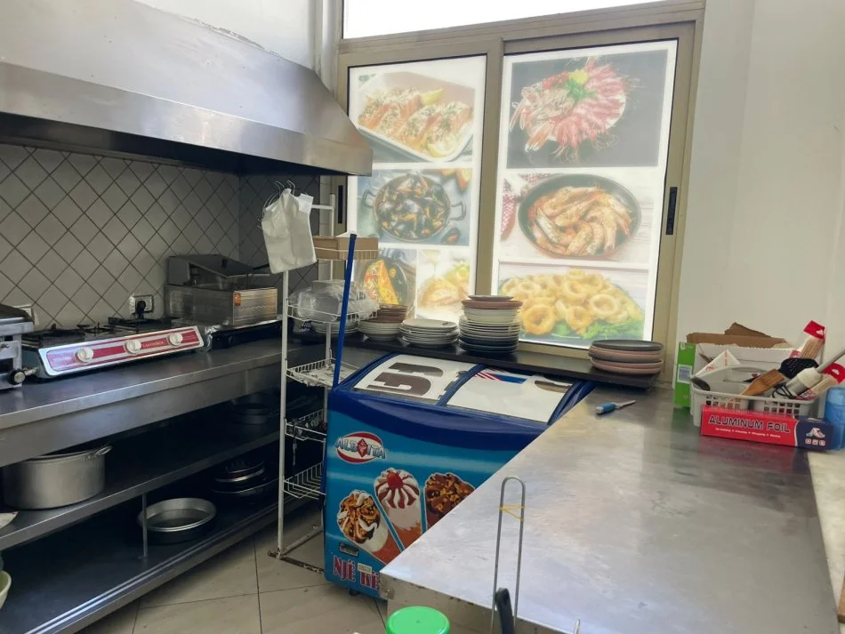 Durres, jepet me qera lokal , 75 m² 700 € 