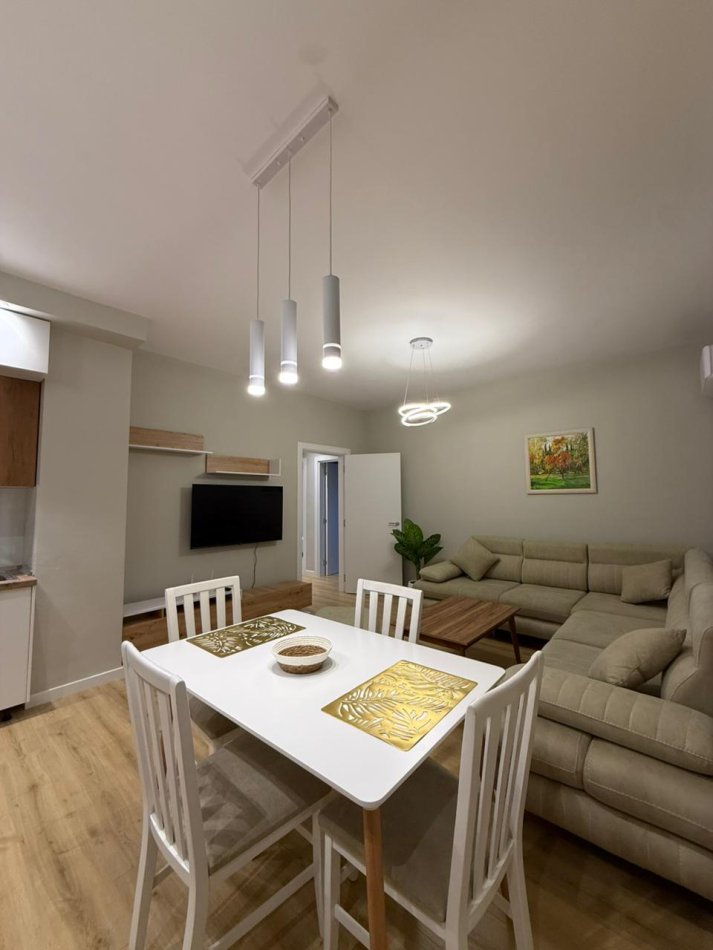 Tirane, jepet me qera apartament 1+1+Ballkon Kati 5, 78 m² 550 € (Astir)
