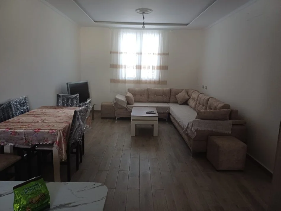 Shqiperi, jepet me qera shtepi 2+1+Aneks Kati 1, 500 € (Selite e vjeter)