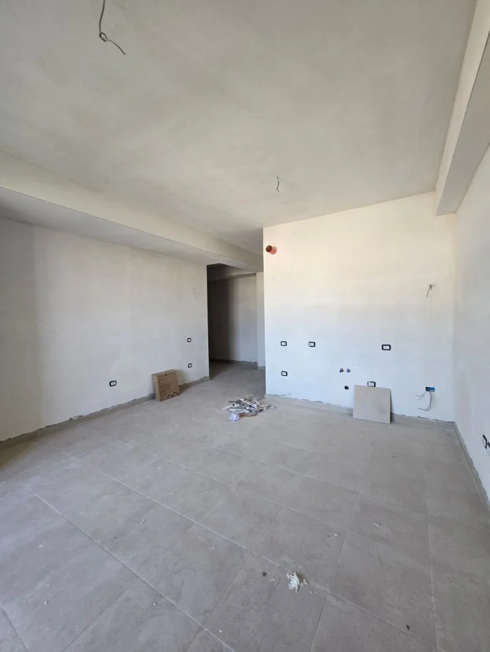 Tirane, shitet garsonier Kati 7, 51 m² 85.000 € (Rruga Bedri Karapici)