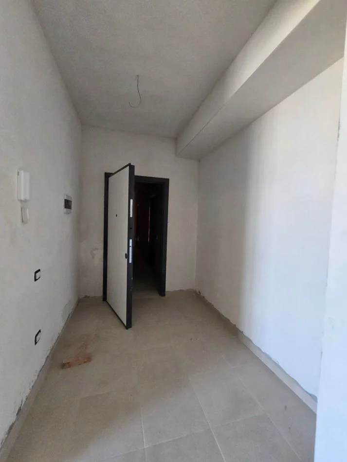 Tirane, shitet garsonier Kati 7, 51 m² 85.000 € (Rruga Bedri Karapici)