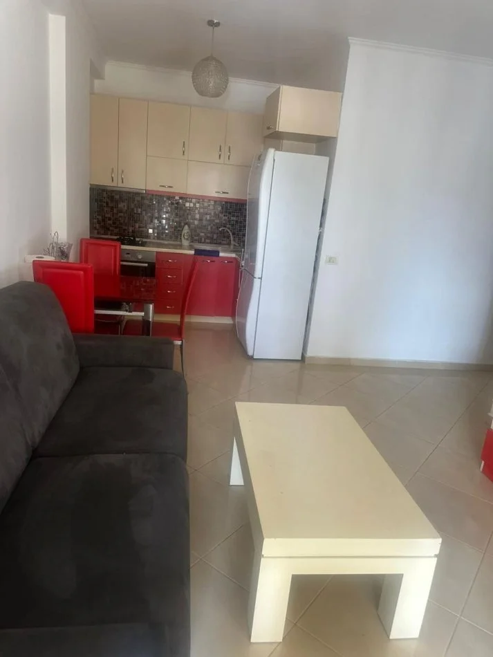 Tirane, jepet me qera apartament 1+1 Kati 7, 60 m² 480 € (astir)