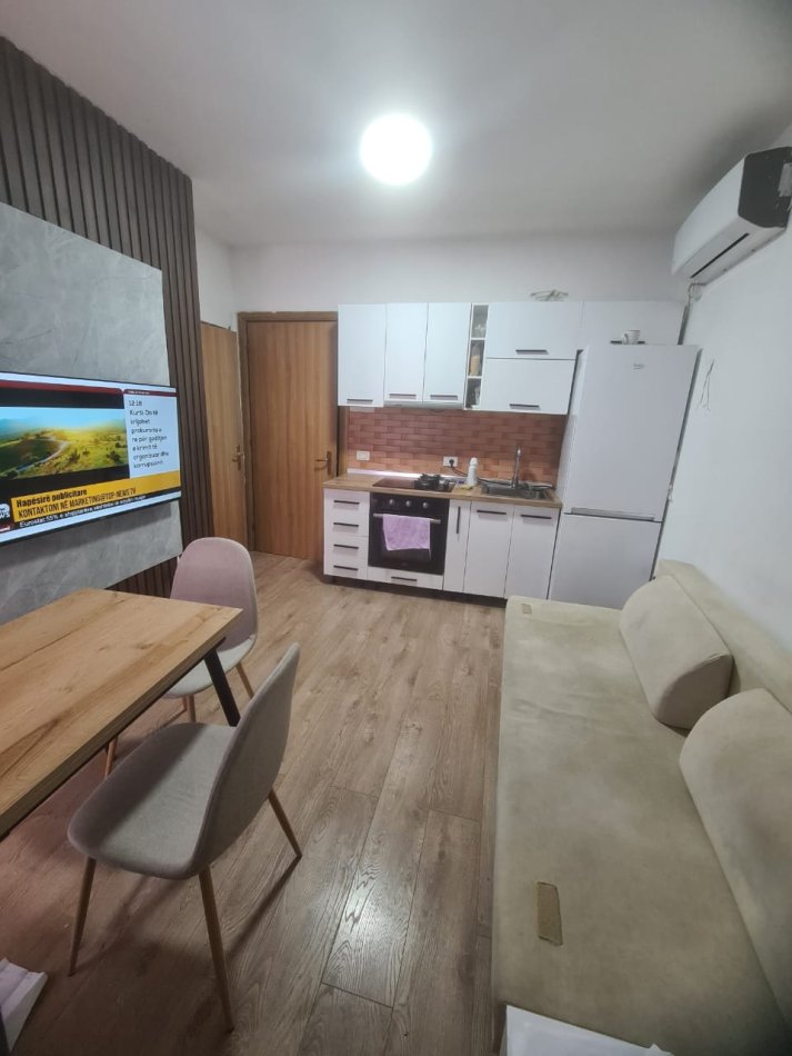 Tirane, jepet me qera apartament 1+1 Kati 6, 350 € (Rruga Bardhyl)