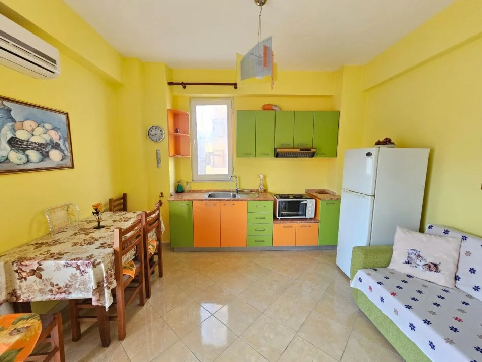 Durres, jepet me qera apartament 1+1+Aneks+Ballkon Kati 5, 65 m² 300 € 