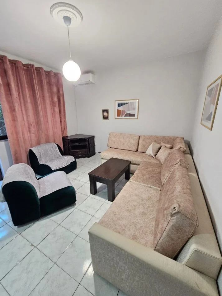 Durres, jepet me qera apartament 1+1+Aneks+Ballkon Kati 2, 60 m² 300 € 