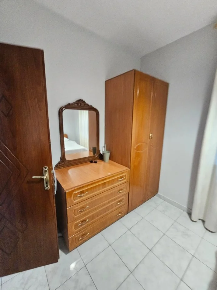 Durres, jepet me qera apartament 1+1+Aneks+Ballkon Kati 2, 60 m² 300 € 