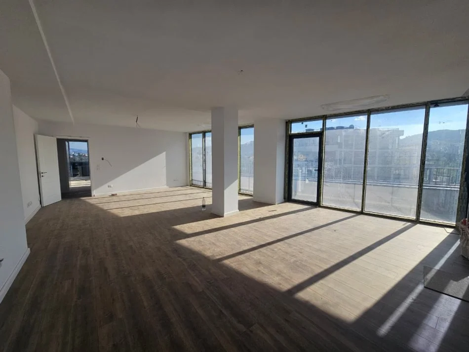 Tirane, shitet apartament 3+1+Ballkon Kati 12, 183 m² 675.000 € LAKE VIEW RESIDENCE RRUGA E KOSOVAREVE