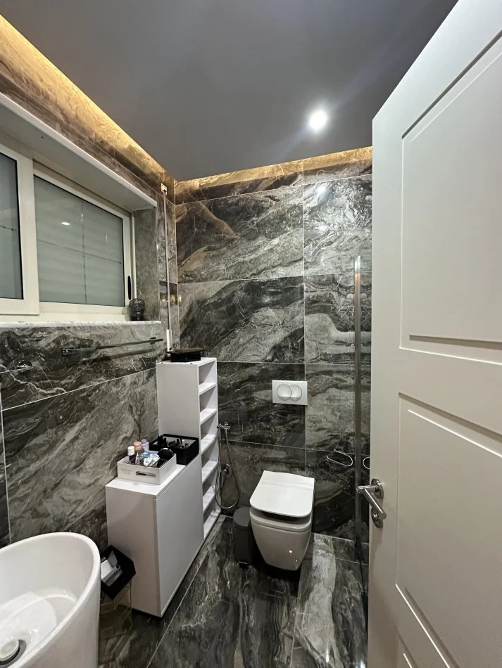 Tirane, shitet apartament 3+1 , 129 m² 390.000 € (Air Albania)