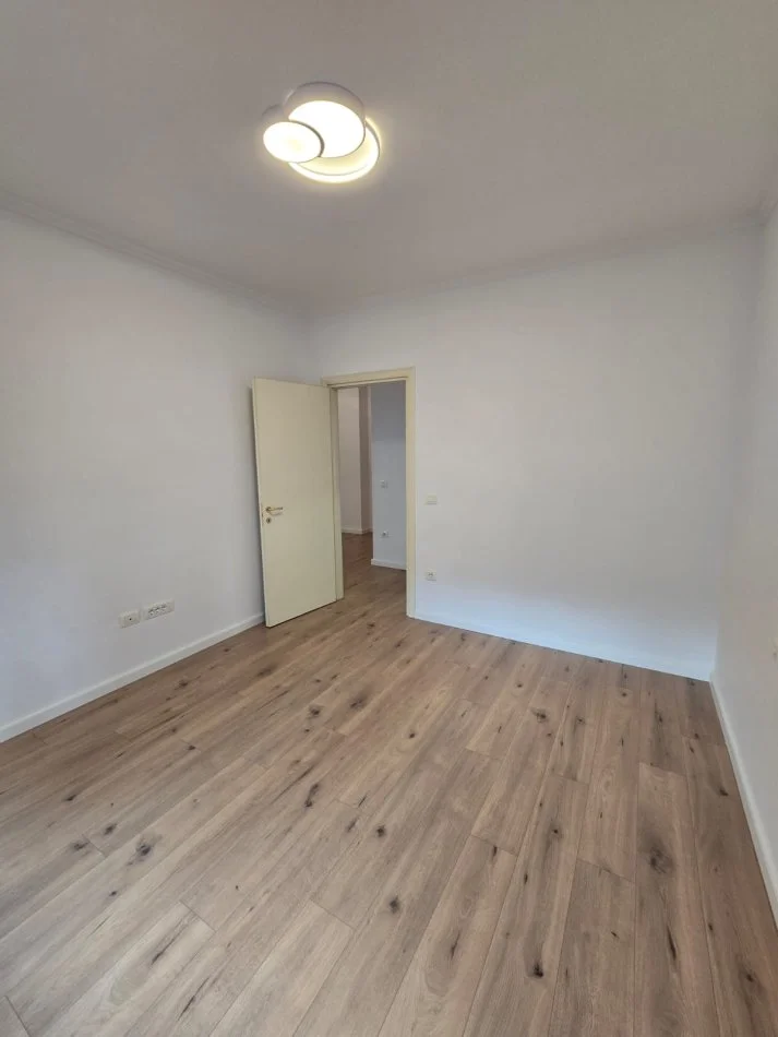 Tirane, shitet apartament 1+1 Kati 3, 73 m² 218.000 € 