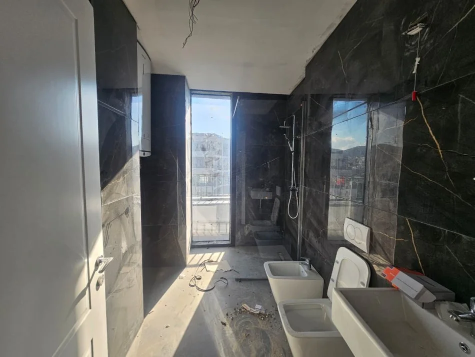 Tirane, shitet apartament 3+1+Aneks+Ballkon , 215 m² 675.000 € (Lake View Rezidence)