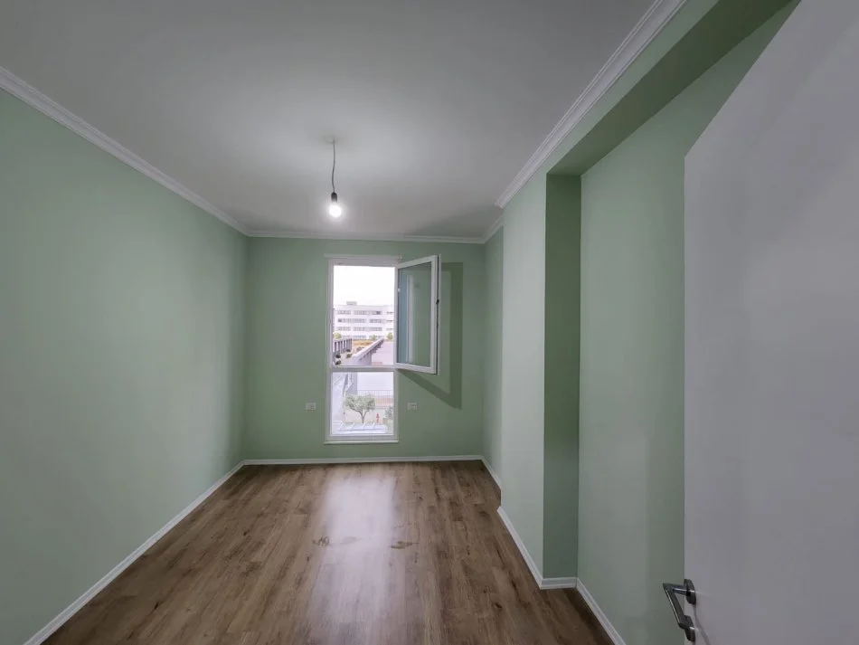 Tirane, jepet me qera apartament 2+1+Ballkon , 111 m² 500 € (rruga vore)