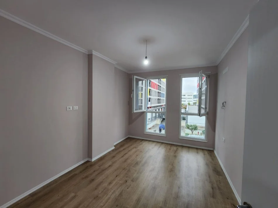 Tirane, jepet me qera apartament 2+1+Ballkon , 111 m² 500 € (rruga vore)